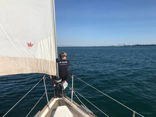 Al Rumbo Actividades Nauticas - Escuela Nautica - Paseos / alquiler de barcos y veleros Cadiz